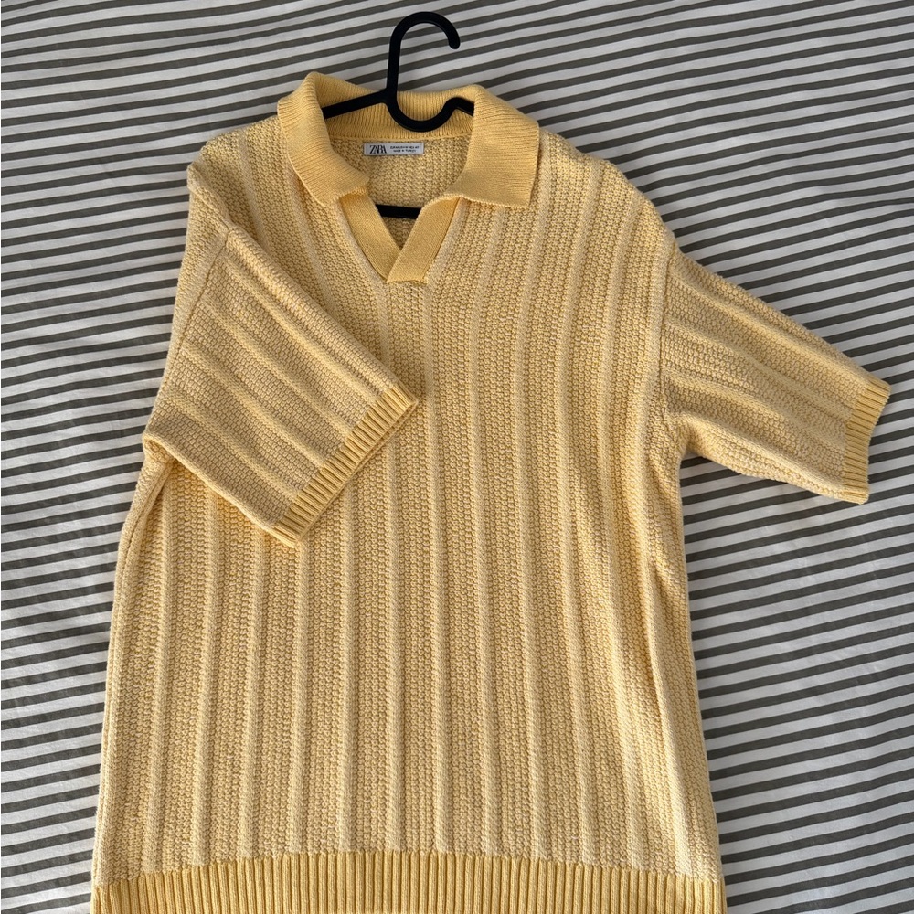 Zara V-Neck Shirt in Soft Yellow